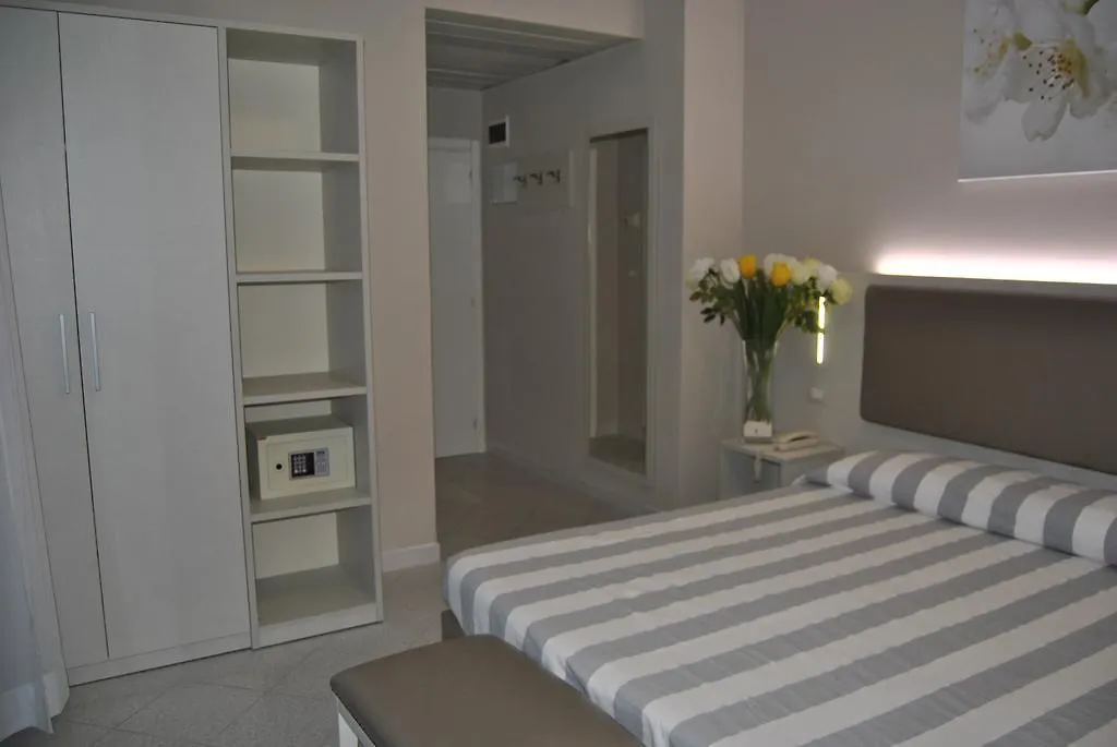 Hotel Carlton Риччоне 3*,  Италия